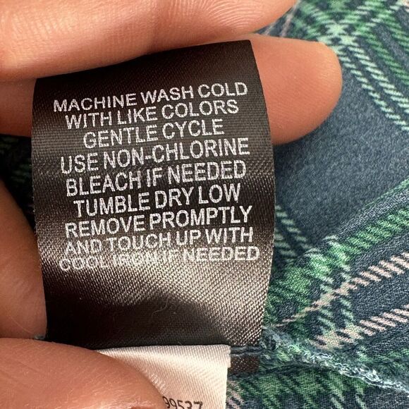 Torrid Top Women's Size 2X Plaid Short Sleeve‎ Ruffle Button Front - Picture 10 of 10